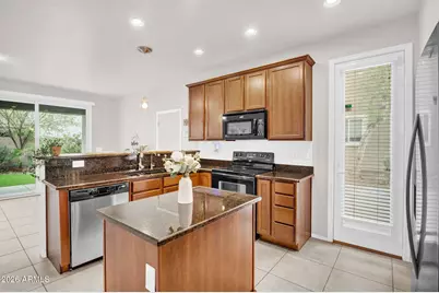 2346 E Pecan Road, Phoenix, AZ 85040 - Photo 9