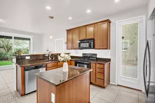 2346 E Pecan Rd, Phoenix, AZ 85040 - Photo 9