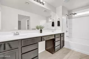 2346 E Pecan Rd, Phoenix, AZ 85040 - Photo 23