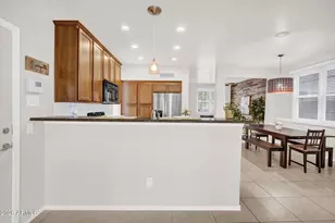 2346 E Pecan Rd, Phoenix, AZ 85040 - Photo 11