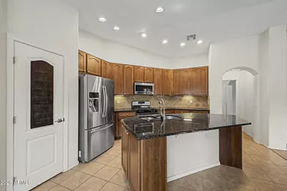 17145 W Ironwood Street, Surprise, AZ 85388 - Photo 9