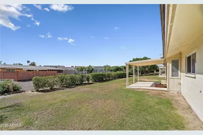 10927 W Peoria Avenue, Sun City, AZ 85351 - Photo 23