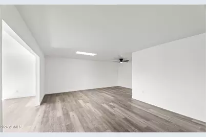 10927 W Peoria Avenue, Sun City, AZ 85351 - Photo 13