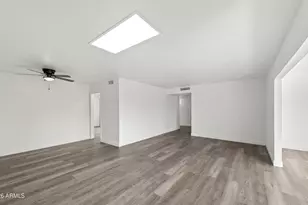 10927 W Peoria Ave, Sun City, AZ 85351 - Photo 11