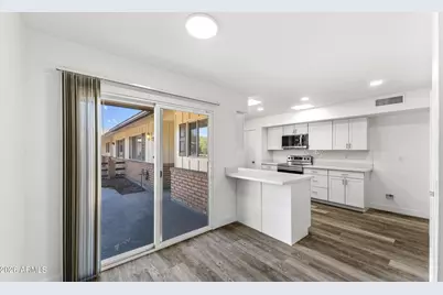 10927 W Peoria Avenue, Sun City, AZ 85351 - Photo 9