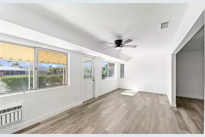 10927 W Peoria Avenue, Sun City, AZ 85351 - Photo 13