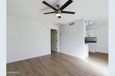 3038 N 38th Street #Apt 4, Phoenix, AZ 85018 - Photo 3