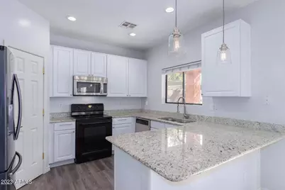 7031 S 30th Street, Phoenix, AZ 85042 - Photo 1