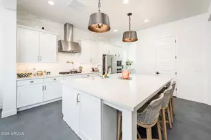 3520 E Crest Ln, Phoenix, AZ 85050 - Photo 7