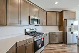 7591 W Honeysuckle Dr, Peoria, AZ 85383 - Photo 5