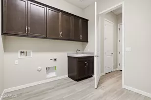 9402 W Patrick Ln, Peoria, AZ 85383 - Photo 31