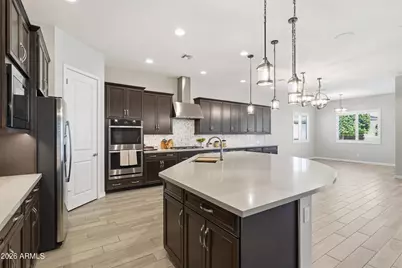 9402 W Patrick Lane, Peoria, AZ 85383 - Photo 5