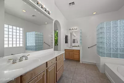 6946 S Kimberlee Way, Chandler, AZ 85249 - Photo 11