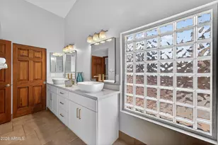 5735 E Campo Bello Dr, Scottsdale, AZ 85254 - Photo 23