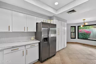 5735 E Campo Bello Dr, Scottsdale, AZ 85254 - Photo 17