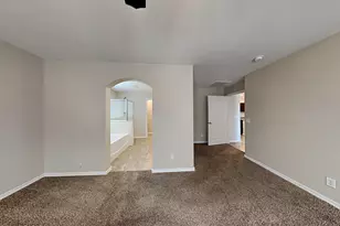 5426 S 30th Glen, Phoenix, AZ 85041 - Photo 5