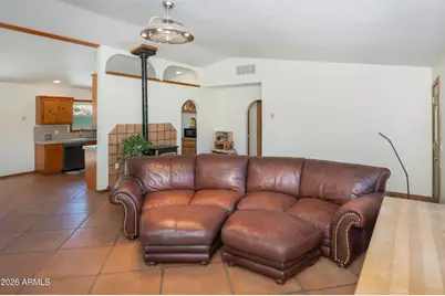 18059 S Country Club Drive, Kirkland, AZ 86332 - Photo 7