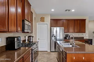 2801 W Silver Fox Wy, Phoenix, AZ 85045 - Photo 15