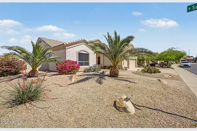 17607 W Eagle Drive, Goodyear, AZ 85338 - Photo 3