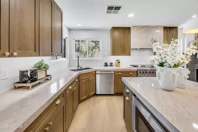 5720 W Greenbriar Drive, Glendale, AZ 85308 - Photo 9