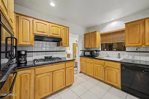 1132 E Flynn Ln, Phoenix, AZ 85014 - Photo 15