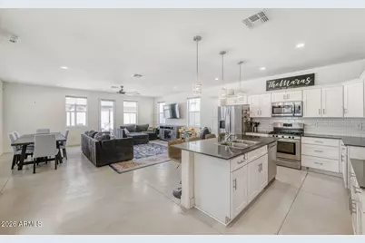 3218 W Glendale Avenue #24, Phoenix, AZ 85051 - Photo 1