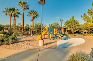 1956 S Falcon Dr, Gilbert, AZ 85295 - Photo 15