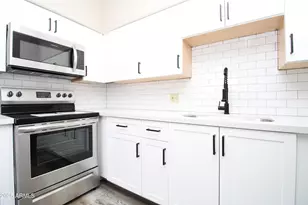 2807 E Paradise Ln, Phoenix, AZ 85032 - Photo 3