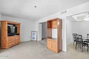 10046 W Hawthorn Dr, Sun City, AZ 85351 - Photo 9