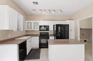 17561 W Banff Ln, Surprise, AZ 85388 - Photo 11