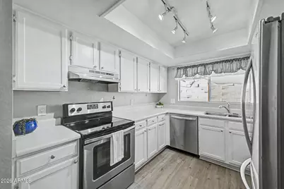 18217 N 16th Way, Phoenix, AZ 85022 - Photo 11