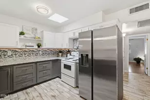13673 N Garden Ct Dr, Sun City, AZ 85351 - Photo 9