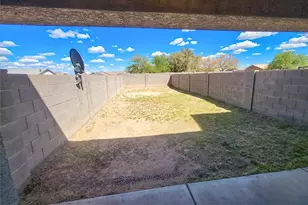 15547 S Moon Valley Rd, Arizona City, AZ 85123 - Photo 9