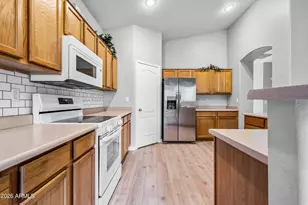 9231 W Salter Dr, Peoria, AZ 85382 - Photo 13