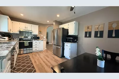 26226 S Flame Tree Drive, Sun Lakes, AZ 85248 - Photo 5