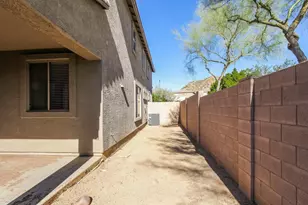 2507 W Old Paint Trail, Phoenix, AZ 85086 - Photo 17