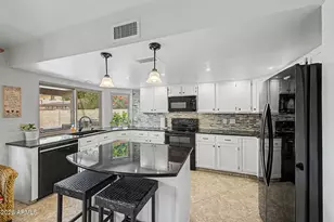 6408 W Sunnyside Dr, Glendale, AZ 85304 - Photo 11