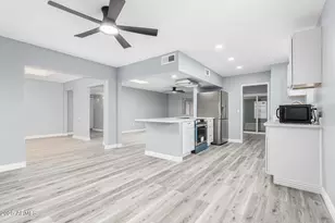 10022 W Mountain View Rd, Sun City, AZ 85351 - Photo 11