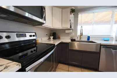 7521 W Flower Street, Phoenix, AZ 85033 - Photo 3