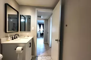 7521 W Flower St, Phoenix, AZ 85033 - Photo 9