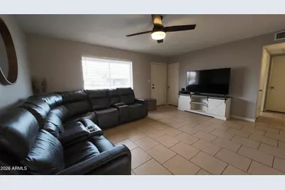 7521 W Flower Street, Phoenix, AZ 85033 - Photo 5