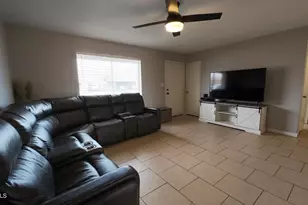 7521 W Flower St, Phoenix, AZ 85033 - Photo 5