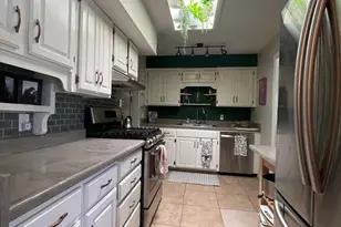 843 E Butler Dr, Phoenix, AZ 85020 - Photo 9