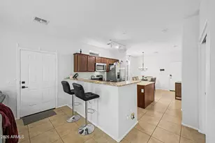 2725 E Mine Creek Rd, Phoenix, AZ 85024 - Photo 7