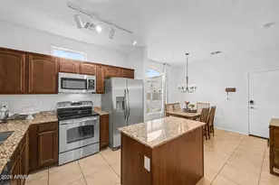 2725 E Mine Creek Rd, Phoenix, AZ 85024 - Photo 1