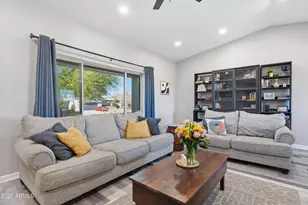 3151 W Betty Elyse Ln, Phoenix, AZ 85053 - Photo 5