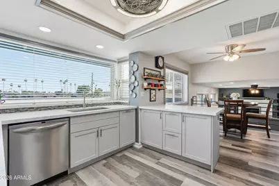 3151 W Betty Elyse Lane, Phoenix, AZ 85053 - Photo 13