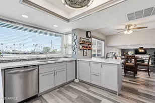 3151 W Betty Elyse Ln, Phoenix, AZ 85053 - Photo 13