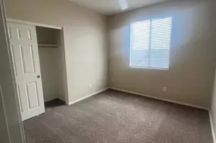 10335 W Robin Ln, Peoria, AZ 85383 - Photo 11