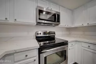 9990 N Scottsdale Rd, Paradise Valley, AZ 85253 - Photo 5